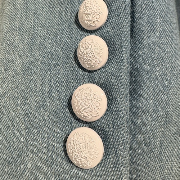 NWOT Kourt double-breasted light denim blazer with white buttons Size Small - Picture 5 of 9